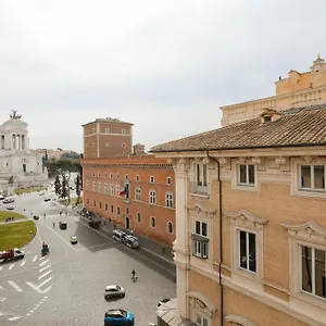 Sonder Piazza Venezia Aparthotel Roma